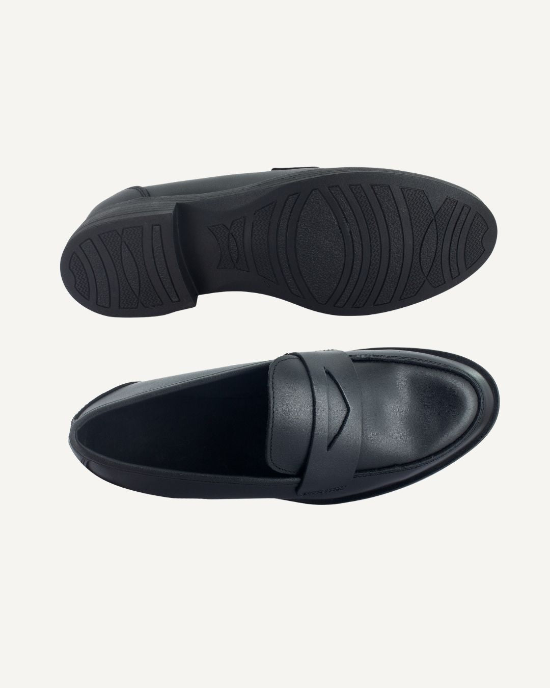 Mocasín de piel negro suela delgada