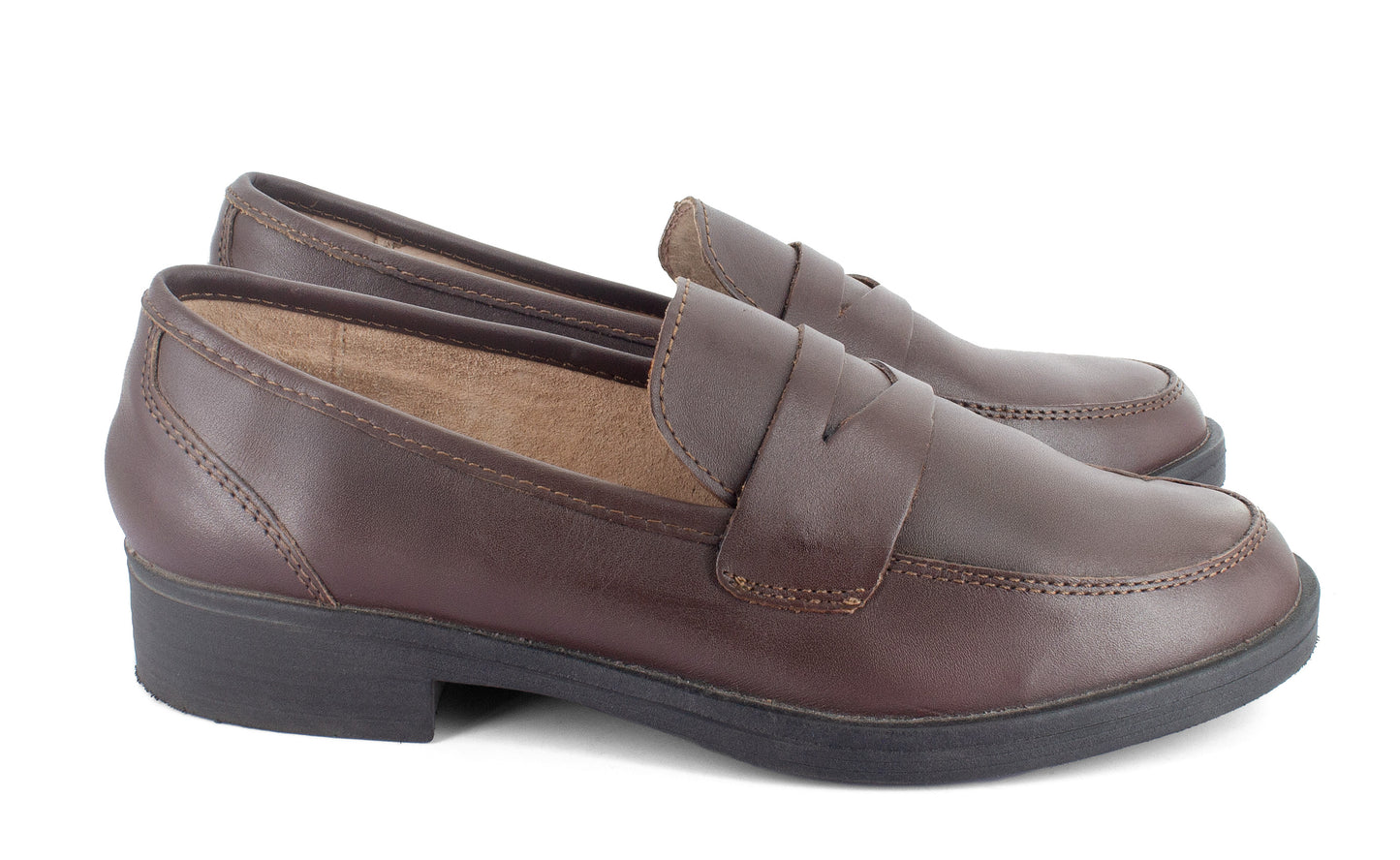 Mocasín de piel café suela delgada
