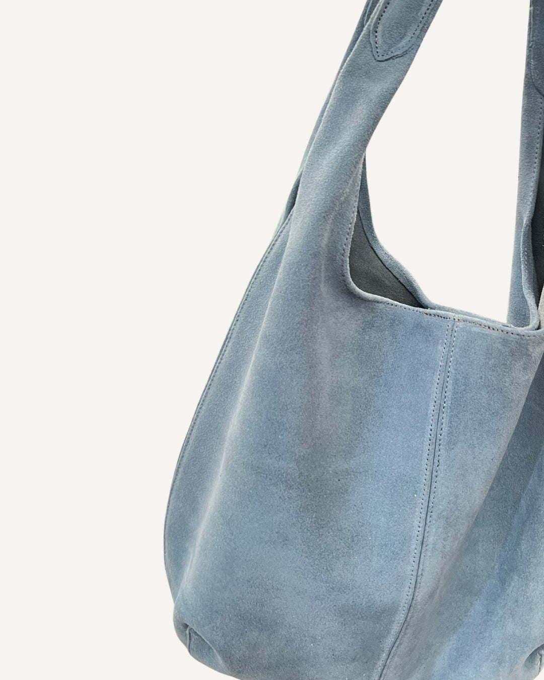 Tote bag de piel de gamuza color nube