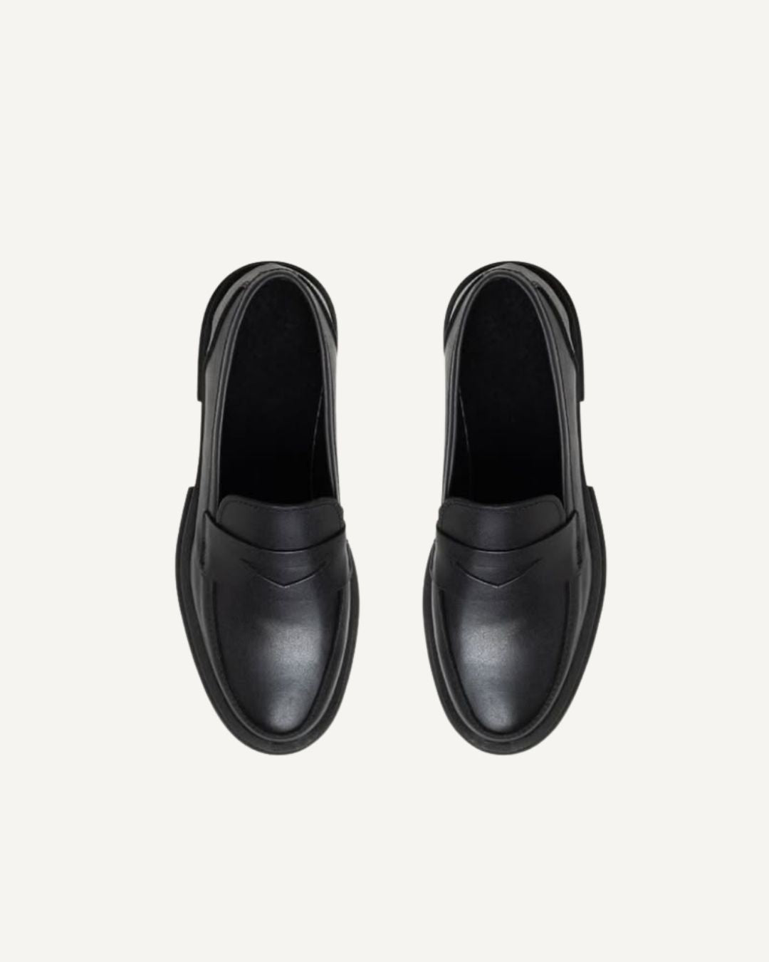 Mocasín de piel negro suela delgada