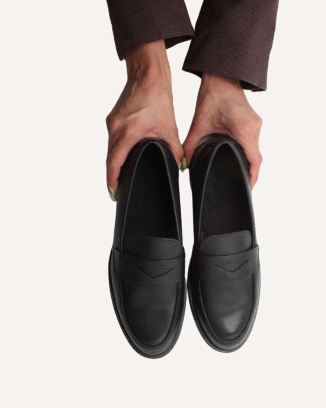 Mocasín de piel negro suela delgada