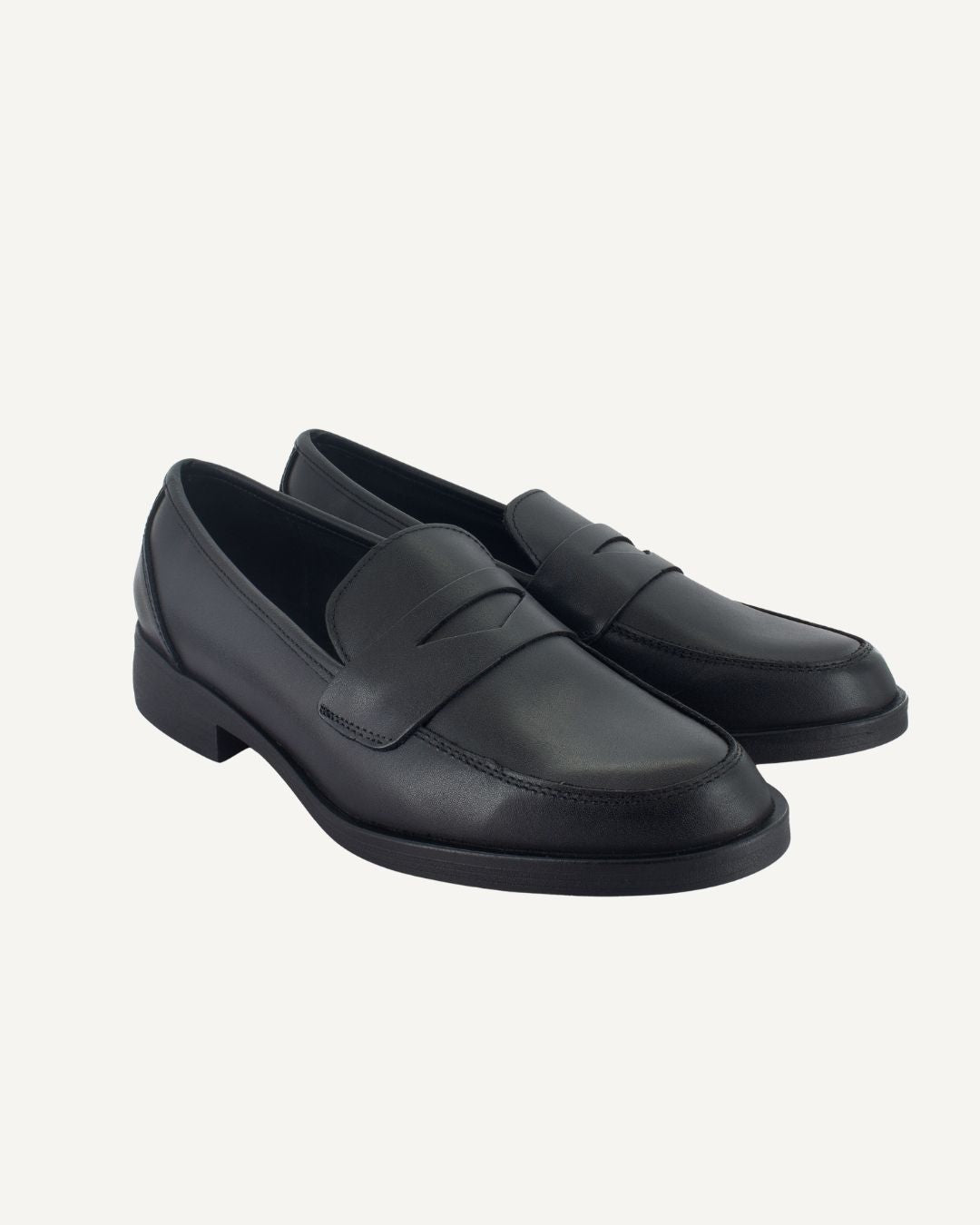 Mocasín de piel negro suela delgada